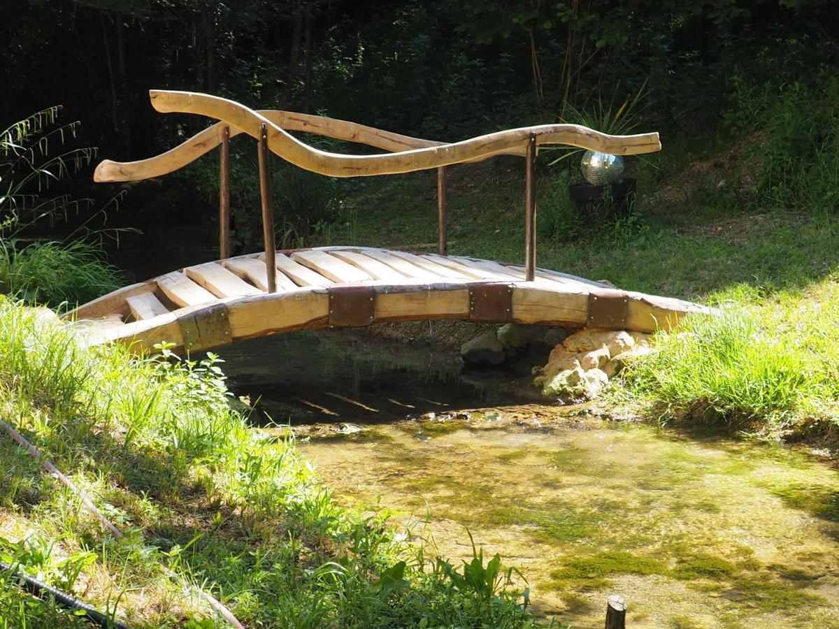 Moulin Bas, Pres De La Riviere Bed and Breakfast Carnac-Rouffiac Εξωτερικό φωτογραφία